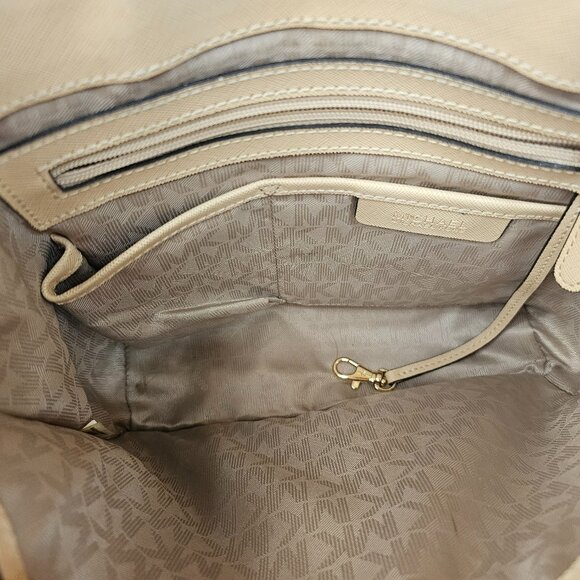 Michael Kors Snap Pocket Tote - Picture 5 of 13